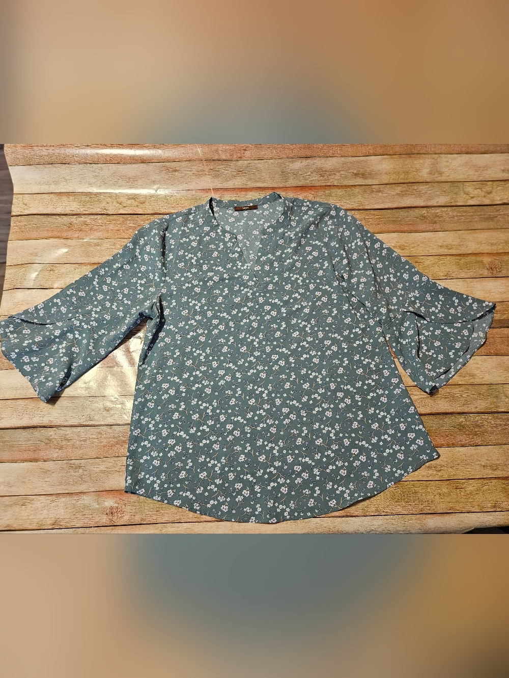Gaharu  Floral Blouse